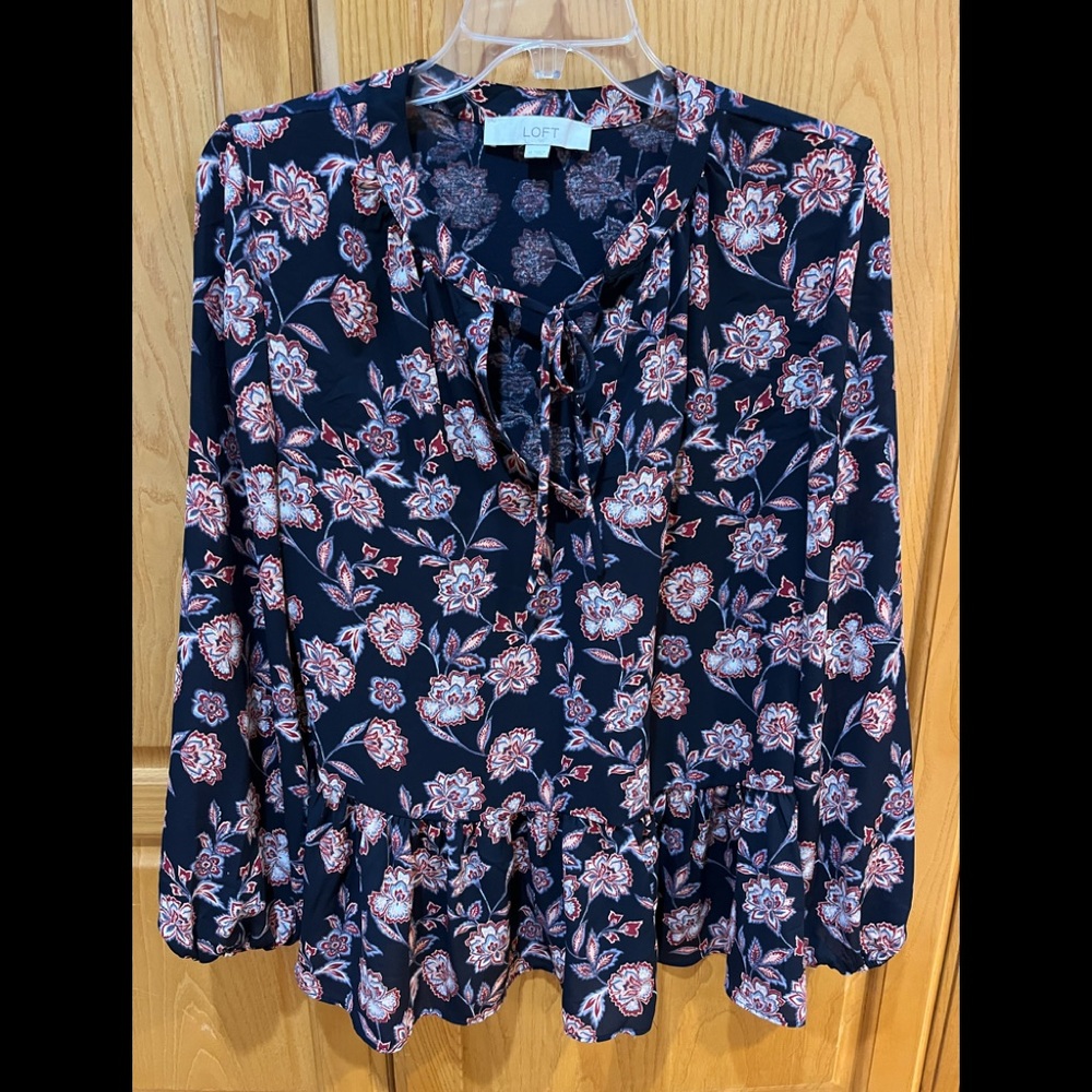 LOFT Floral Peasant Boho Peblum Blouse With Ruffled Hem Size Medium